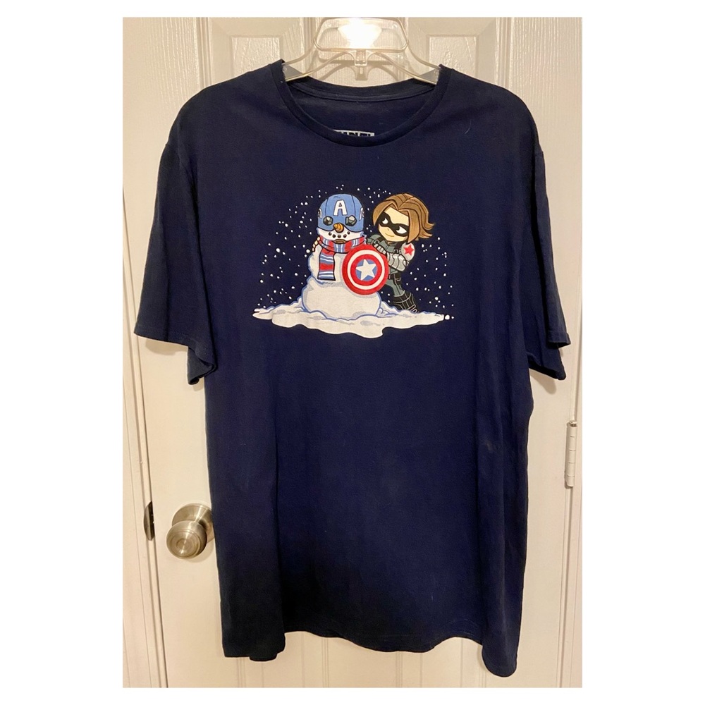 Gently Used - Unisex Marvel LootCrate Original t-shirt.